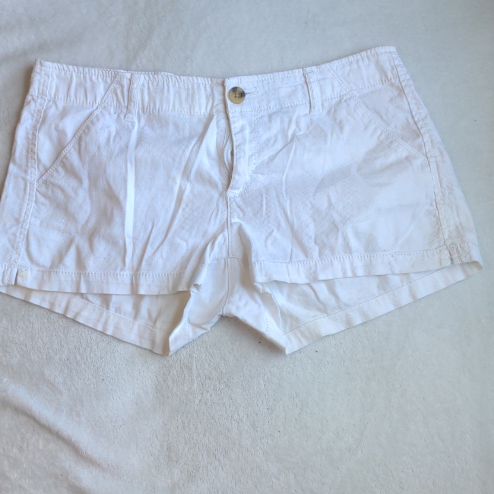 White shorts size 5